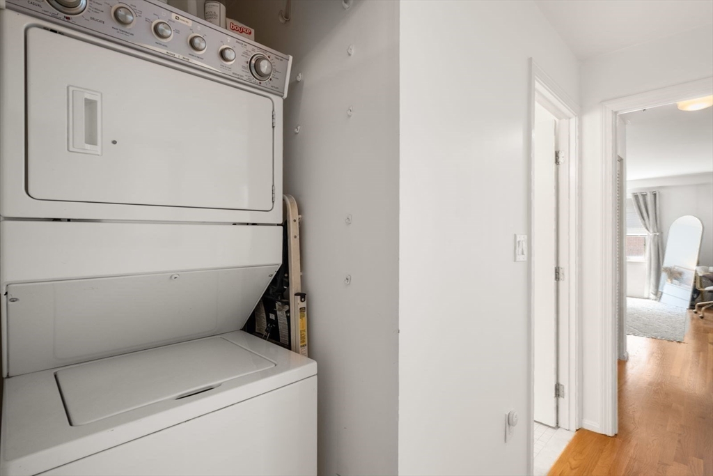 350 North Street, Unit 403 Boston, MA 02113 - Photo 16 of 31