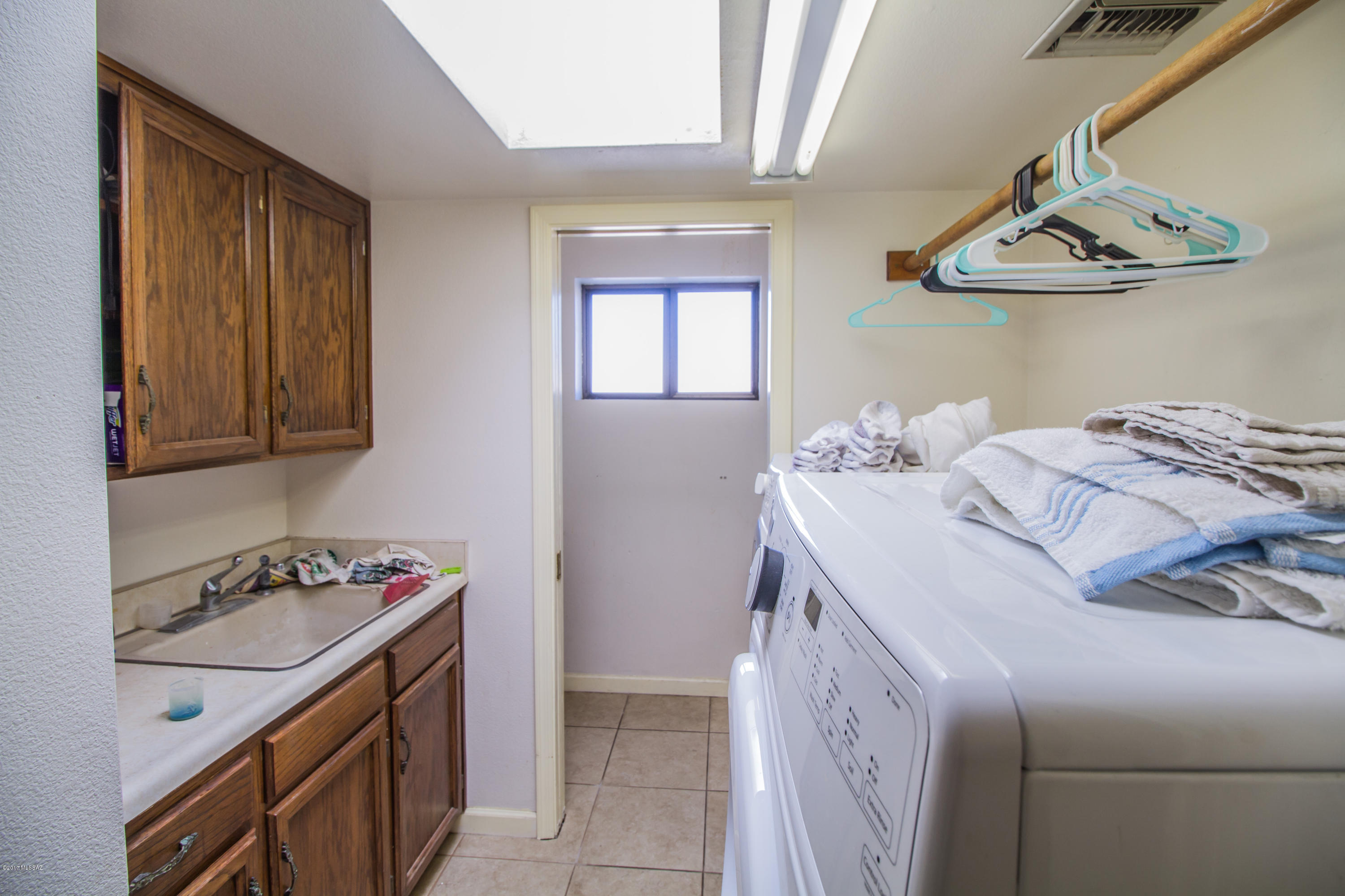 2707 East Allen Road Tucson, AZ 85716 - Photo 20 of 26 Laundry
