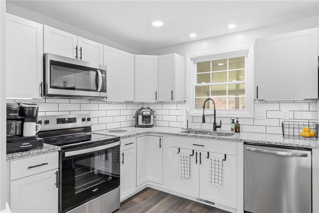 4175 South R 1022 New Brighton, PA 15066 - Photo 15 of 35 Modern and Updated Kitchen