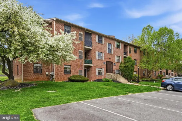 $1,795 | 2402 Pond View Drive, Unit 2402, West Chester, PA 19382