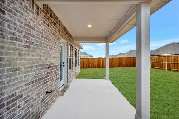 $2,495 | 528 Brookside Drive, Van Alstyne, TX 75495