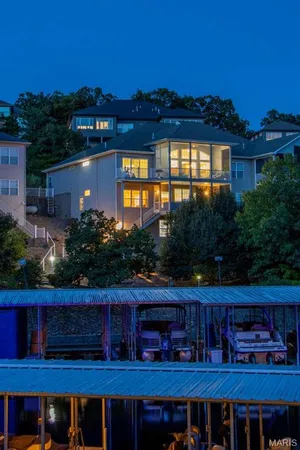 $843,500 | 548 Lakeshore Anx Lake, Lake Ozark, MO 65049