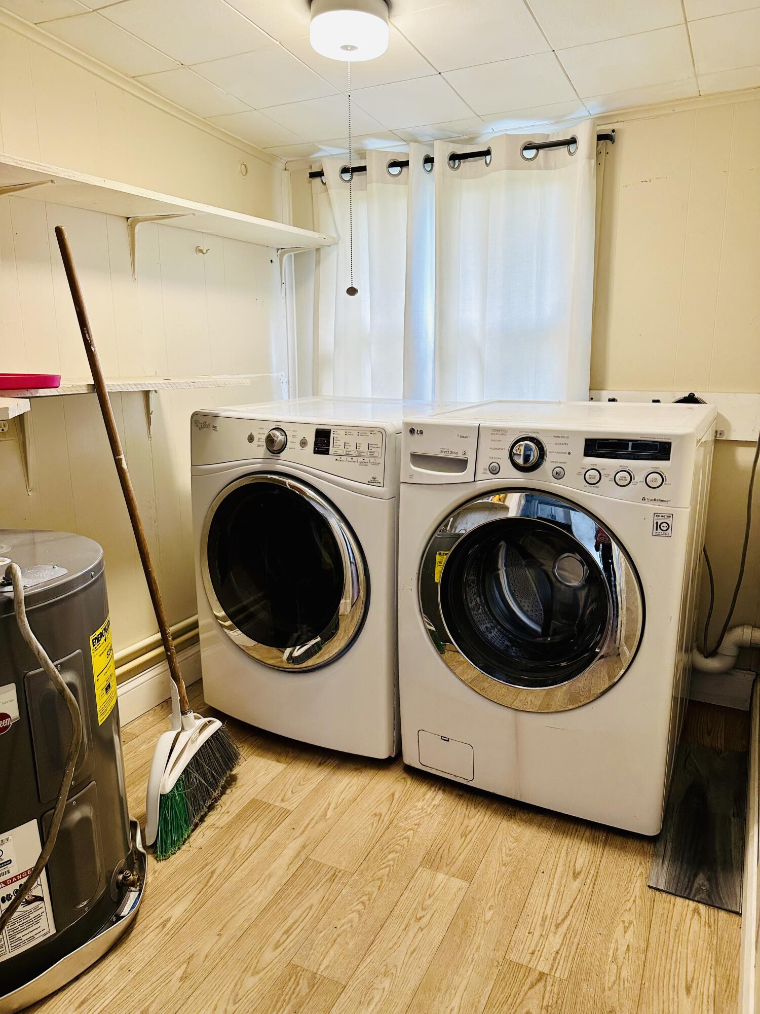 1104 Southwest 11th Street Okeechobee, FL 34974 - Photo 25 of 59 Interior Laundry / Appliances Included