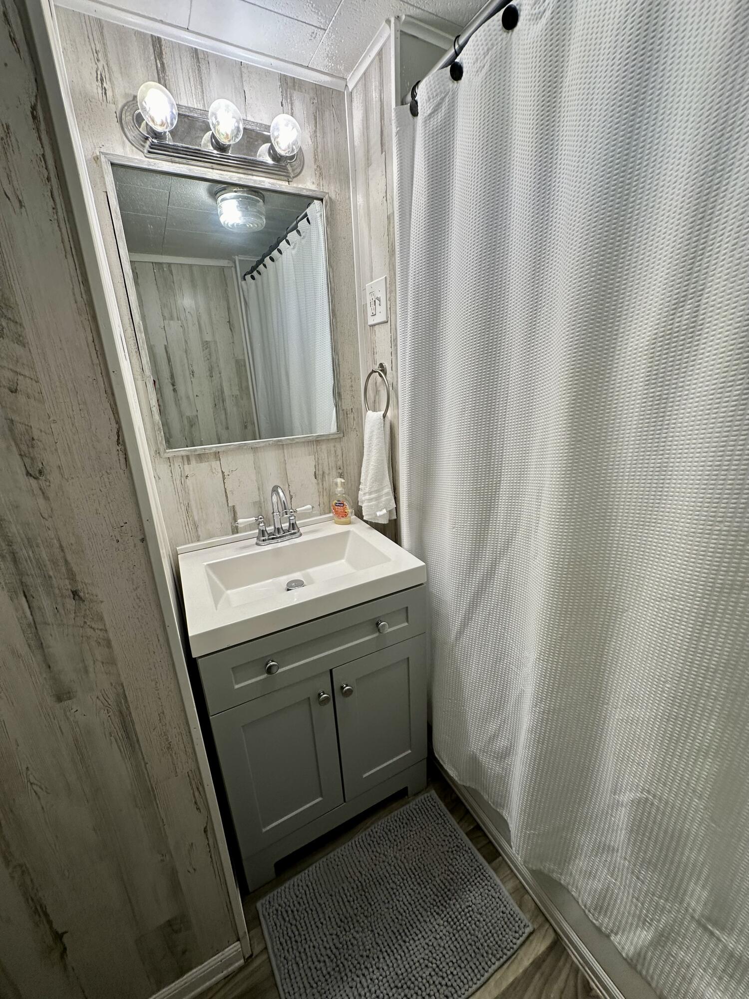 1104 Southwest 11th Street Okeechobee, FL 34974 - Photo 36 of 59 Brightly lit and airy space