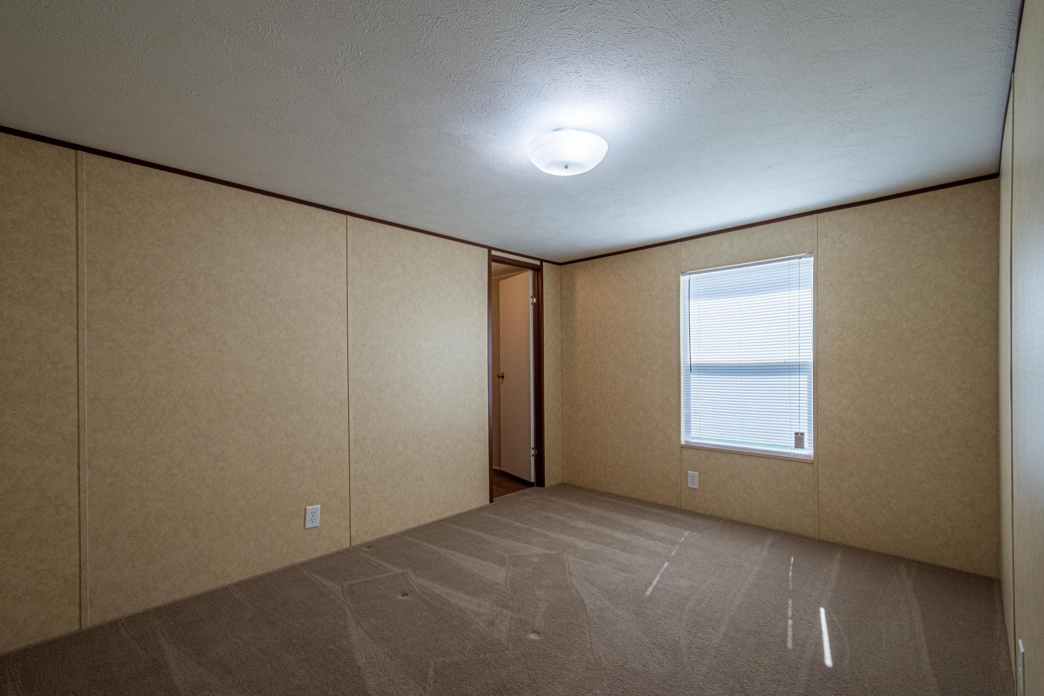 765 Crooked Hill Road Pulaski, TN 38478 - Photo 41 of 50 an empty room with a window