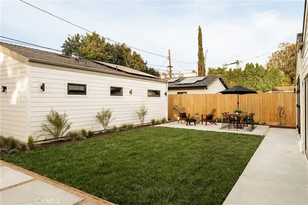 a view front of house with a yard