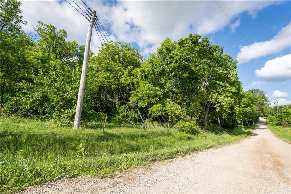 1705 Pawnee Road Pomona, KS 66076 - Photo 10 of 17