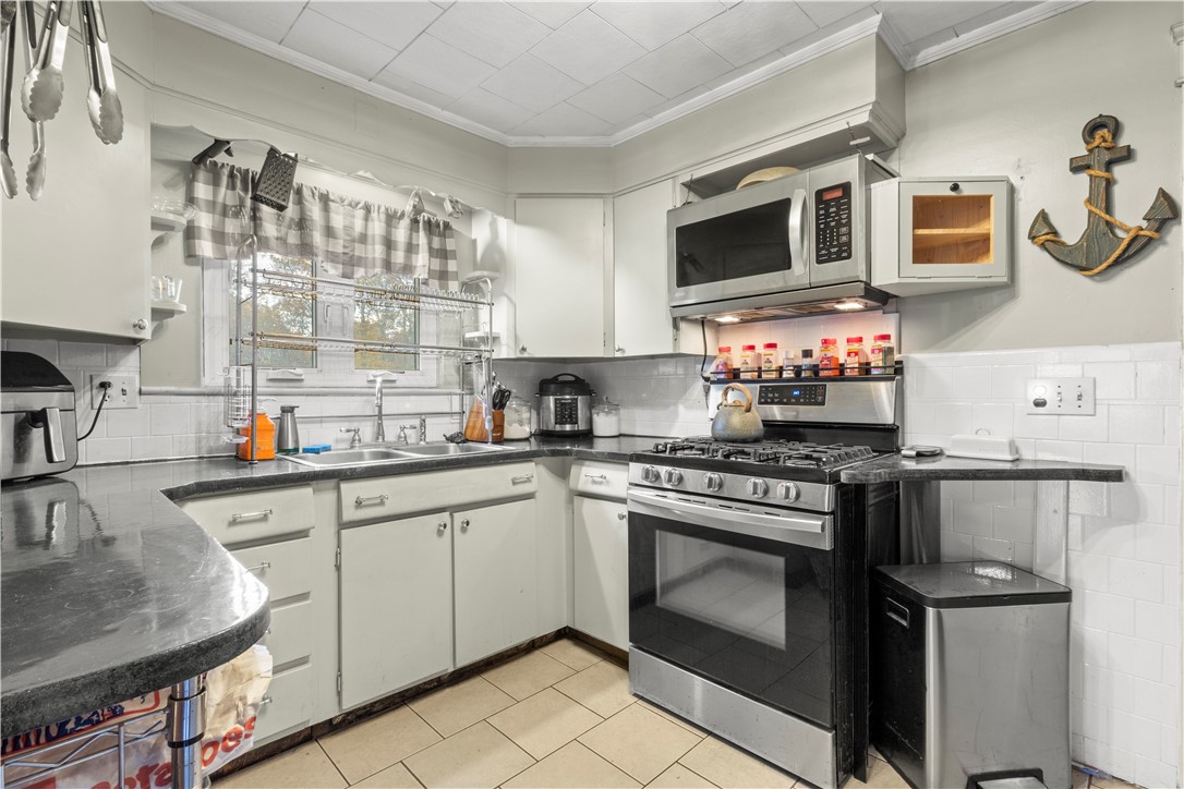 1 Capron Road Smithfield, RI 02917 - Photo 2 of 27
