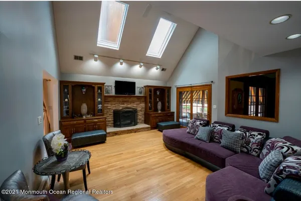 $2,750 | 1706 Fanwood Street, Oakhurst, NJ 07755