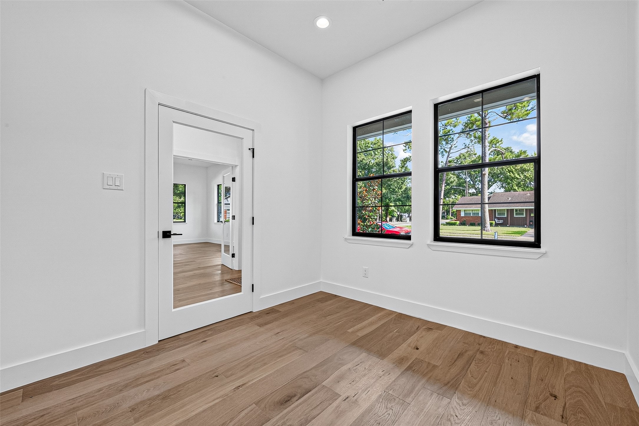 4802 Hummingbird Street Houston, TX 77035 - Photo 7 of 43 Office off entry way
