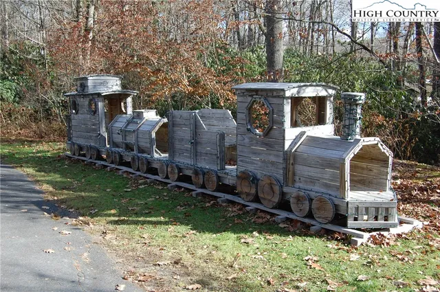 a house view with a backyard space