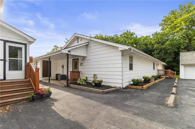 $875,000 | 508 Southeast 12th Street, Oak Grove, MO 64075