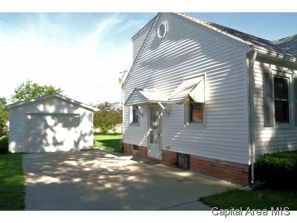 3219 Sherman Street Springfield, IL 62703 - Photo 4 of 21