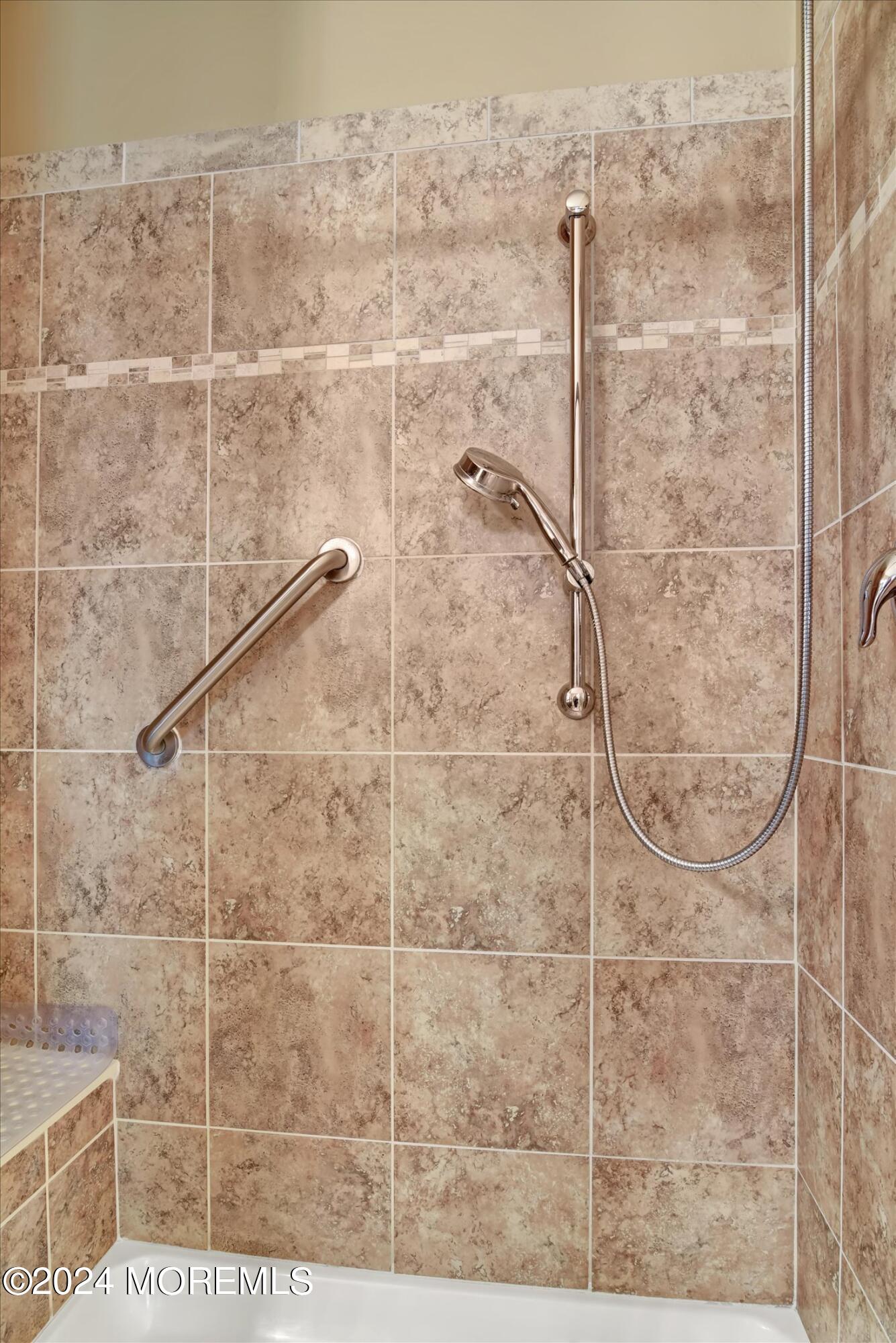 37 Mason Drive Jackson, NJ 08527 - Photo 31 of 60 31-Primary Bathroom