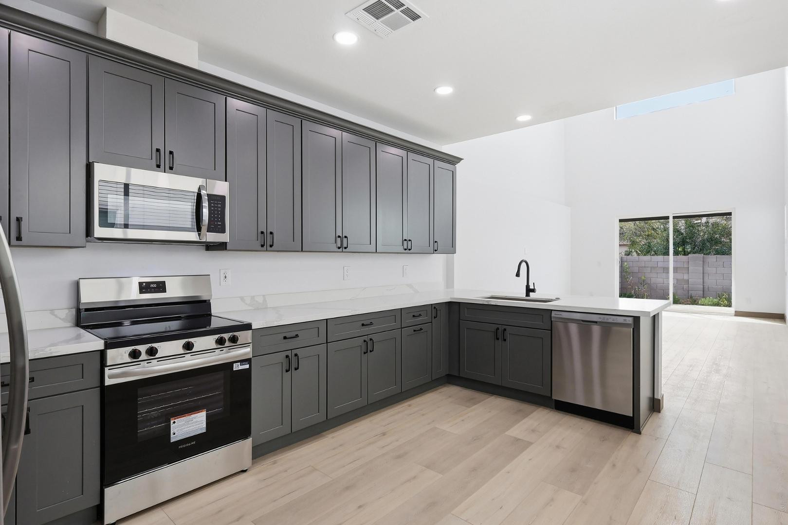 2809 East Trumbull Road, Unit 1 Phoenix, AZ 85040 - Photo 5 of 27 Photo #5