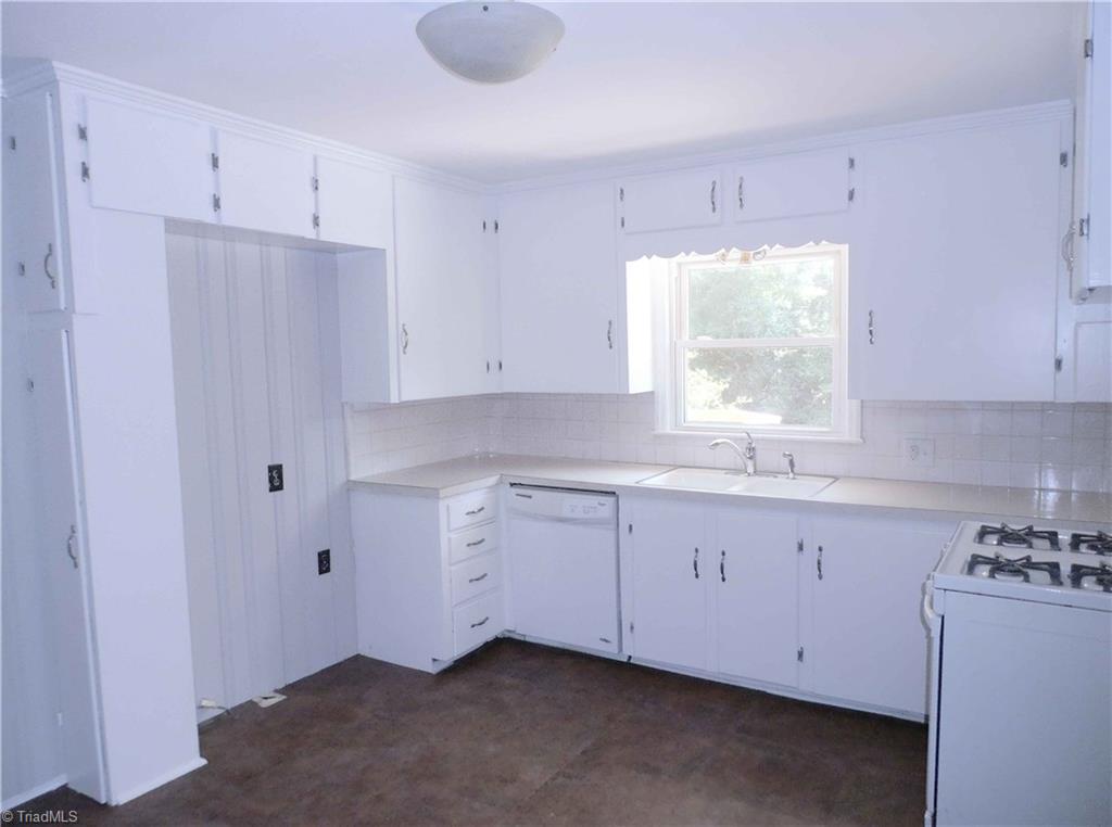 1129 Pinebluff Road Winston-Salem, NC 27103 - Photo 8 of 22 Gallery Image 8