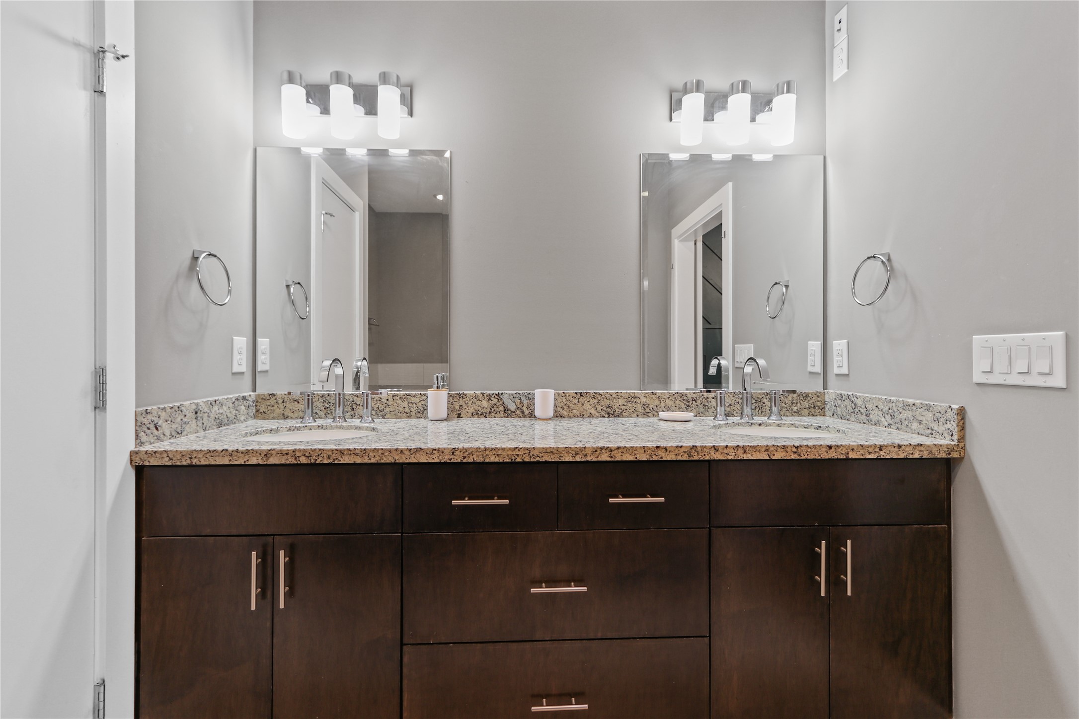 2105 Hadley Street Houston, TX 77003 - Photo 16 of 30 Double sink vanity