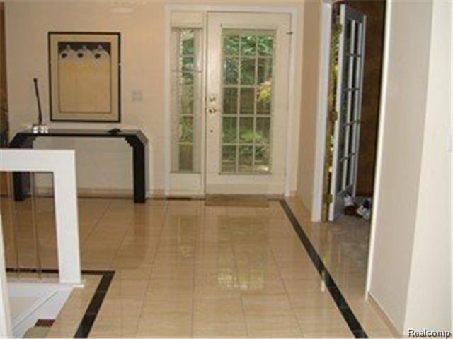 6405 Noble Road West Bloomfield, MI 48322 - Photo 2 of 9 getmedia.jpg