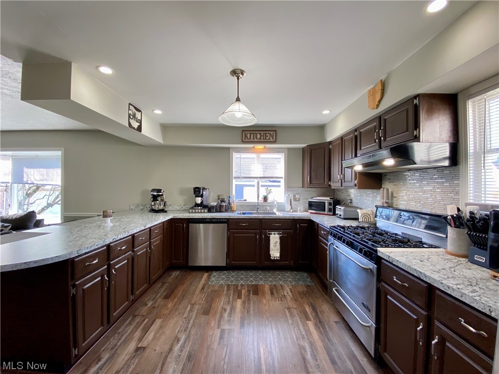 1296 Lander Road Cleveland, OH 44124 - Photo 6 of 35