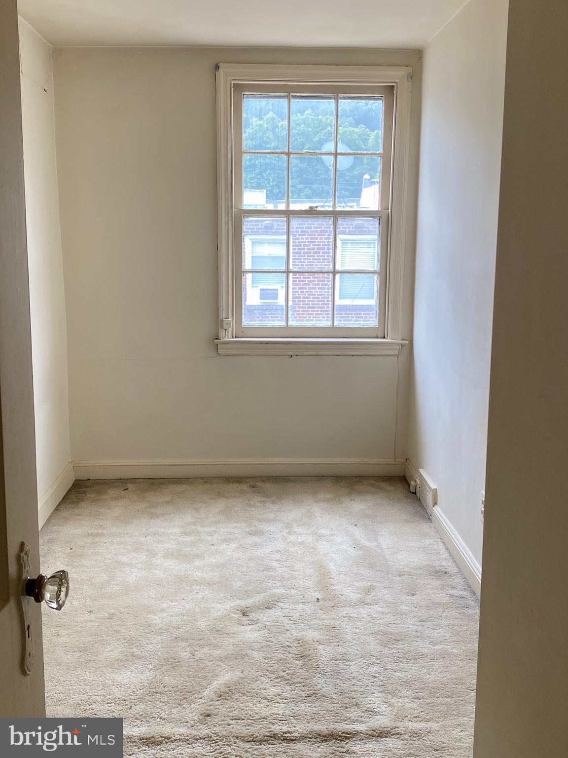 1372 Pennington Road Philadelphia, PA 19151 - Photo 12 of 13 Gallery Image 12