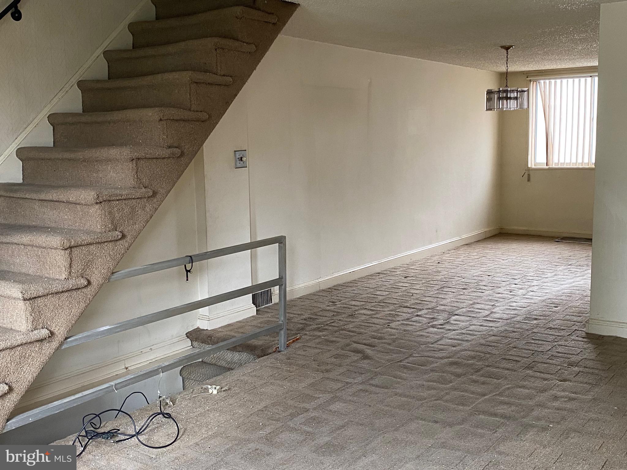 1372 Pennington Road Philadelphia, PA 19151 - Photo 3 of 13 Gallery Image 3