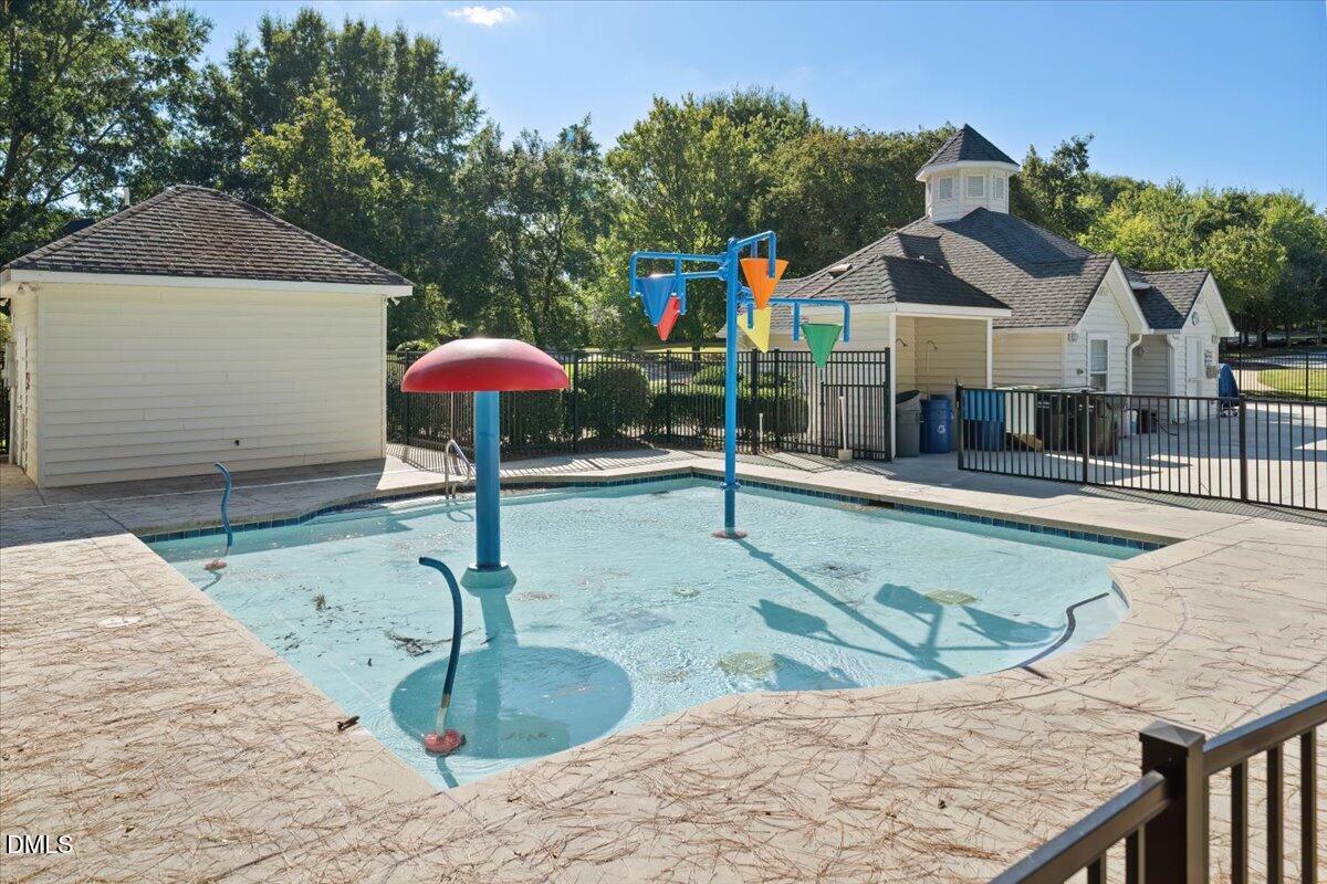 324 Waterville Street Raleigh, NC 27603 - Photo 15 of 82 09-aAMT_009 (1)