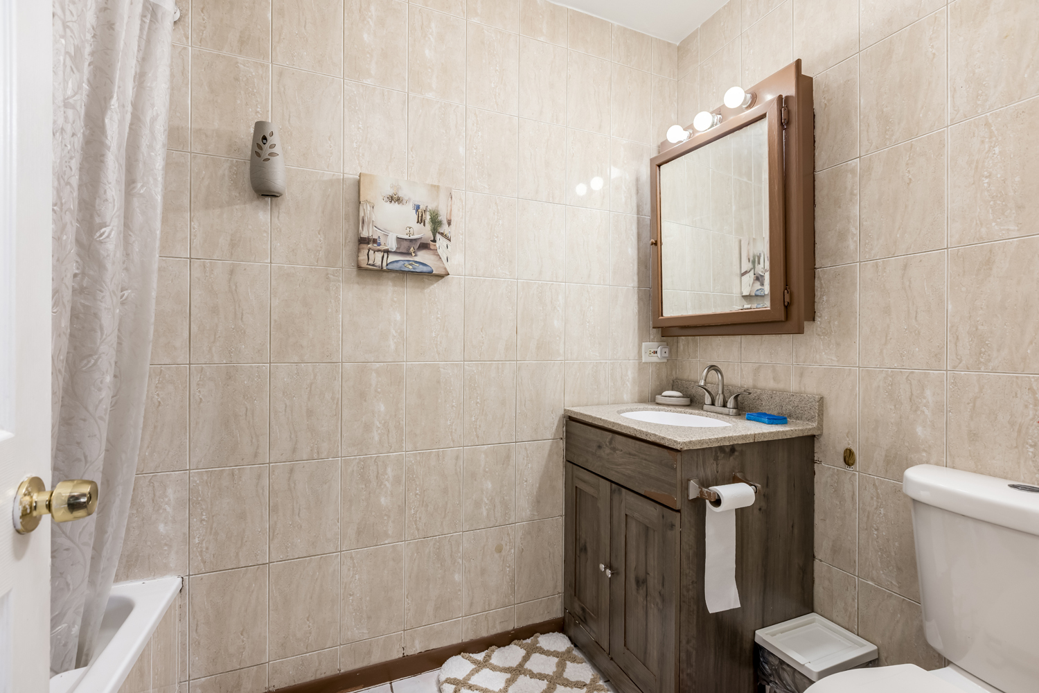 8828 Dee Road, Unit B Des Plaines, IL 60016 - Photo 12 of 20 Gallery Image 12