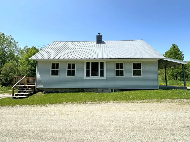 $275,000 | 107 Ainsworth Road, Woodbury, VT 05647