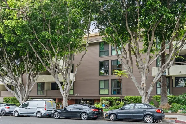 $3,100 | 911 North Kings Road, Unit 319, West Hollywood, CA 90069