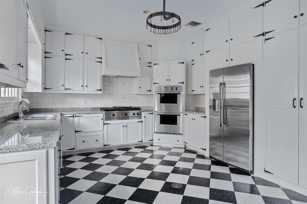 702 Elmwood Street Shreveport, LA 71104 - Photo 8 of 26