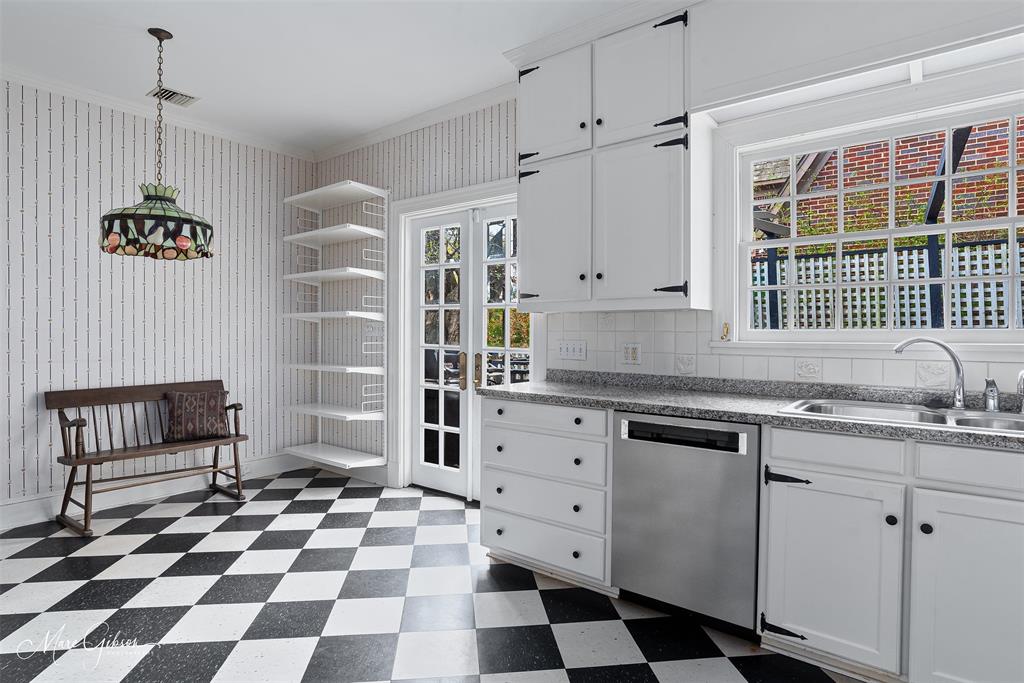 702 Elmwood Street Shreveport, LA 71104 - Photo 9 of 26