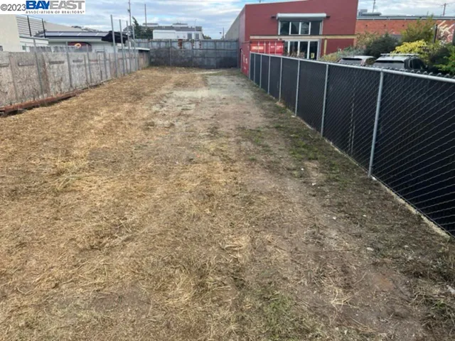 $295,000 | Magnolia Street, Oakland, CA 94608