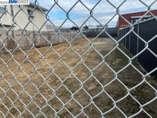 $295,000 | Magnolia Street, Oakland, CA 94608