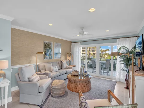 $4,000 | 3939 Ocean Drive, Unit 201A, Vero Beach, FL 32963