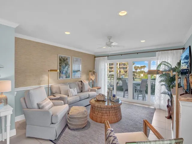 $4,000 | 3939 Ocean Drive, Unit 201A, Vero Beach, FL 32963
