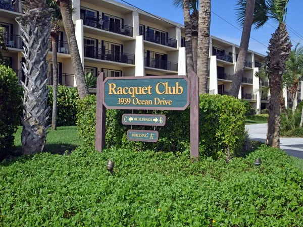 $4,000 | 3939 Ocean Drive, Unit 201A, Vero Beach, FL 32963