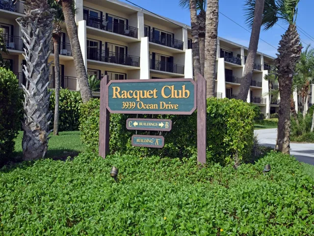 $4,000 | 3939 Ocean Drive, Unit 201A, Vero Beach, FL 32963