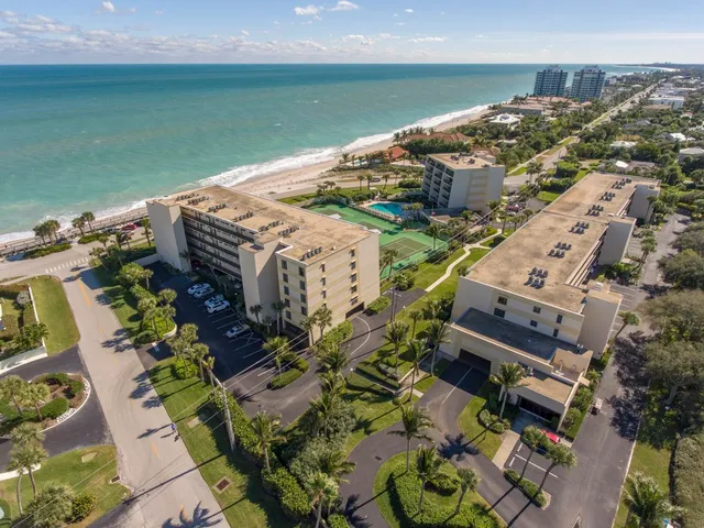 $4,000 | 3939 Ocean Drive, Unit 201A, Vero Beach, FL 32963