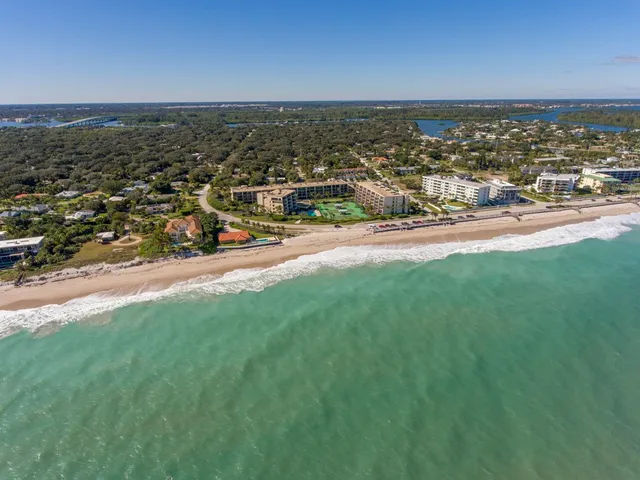$4,000 | 3939 Ocean Drive, Unit 201A, Vero Beach, FL 32963
