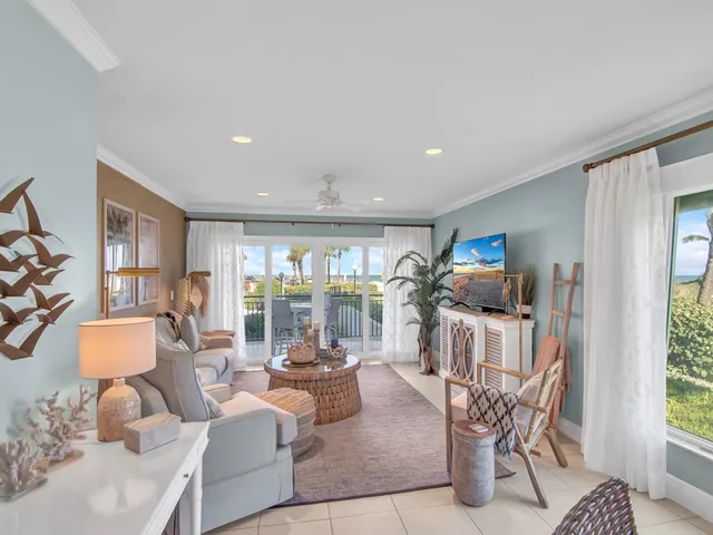 $4,000 | 3939 Ocean Drive, Unit 201A, Vero Beach, FL 32963