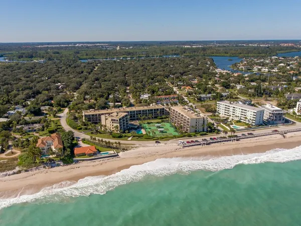 $4,000 | 3939 Ocean Drive, Unit 201A, Vero Beach, FL 32963