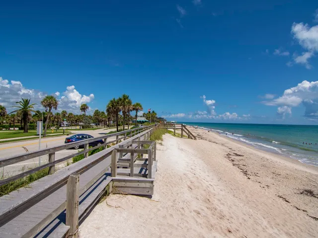 $4,000 | 3939 Ocean Drive, Unit 201A, Vero Beach, FL 32963