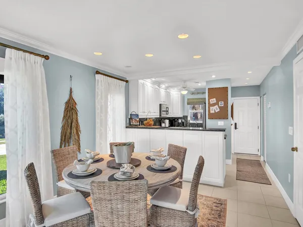 $4,000 | 3939 Ocean Drive, Unit 201A, Vero Beach, FL 32963