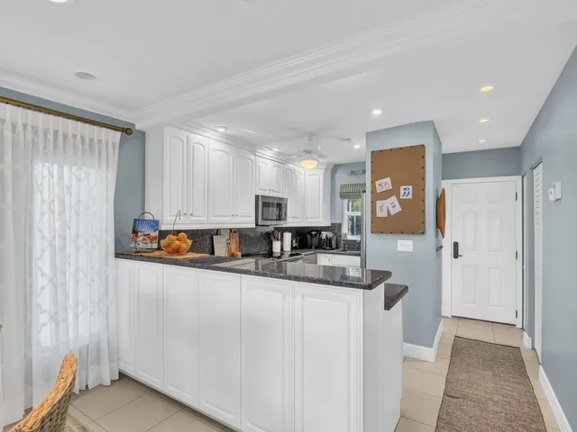 $4,000 | 3939 Ocean Drive, Unit 201A, Vero Beach, FL 32963