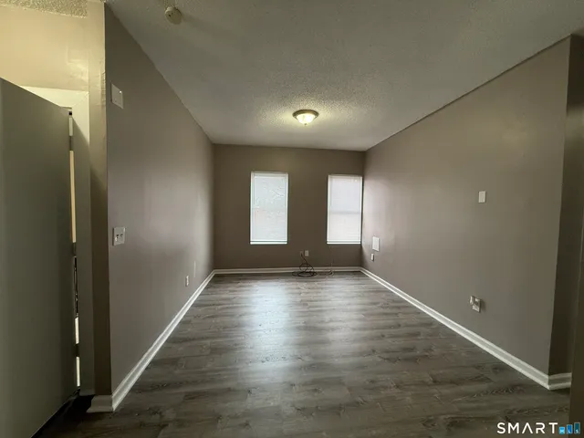 $1,700 | 5 Winter Street, Hartford, CT 06120