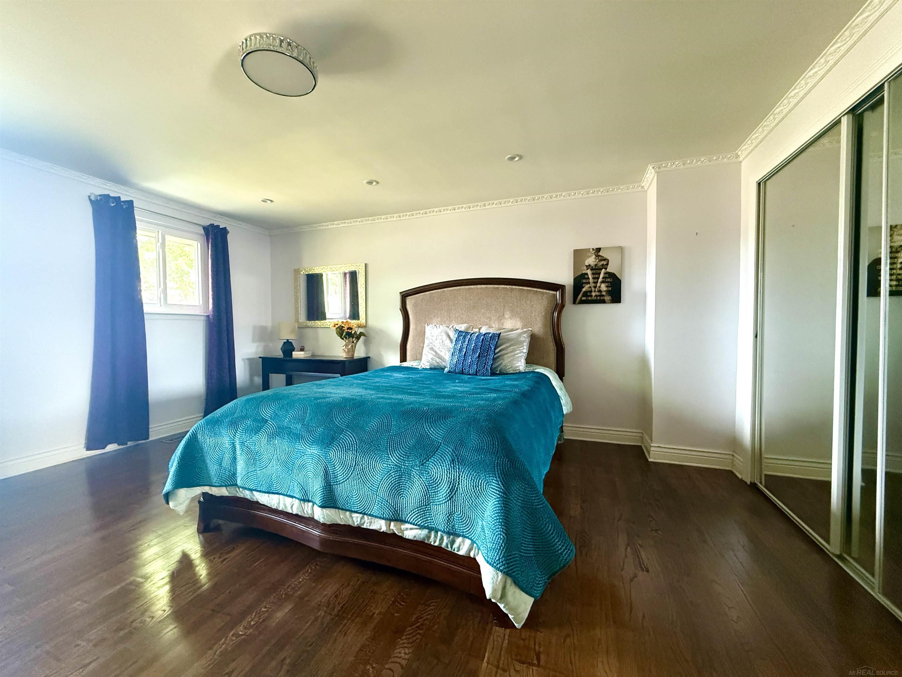8401 18 18 Mile Road Sterling Heights, MI 48313 - Photo 17 of 41 50212935-385c7568-e2c2-490b-aef2-f380fb59c3c2.JPG
