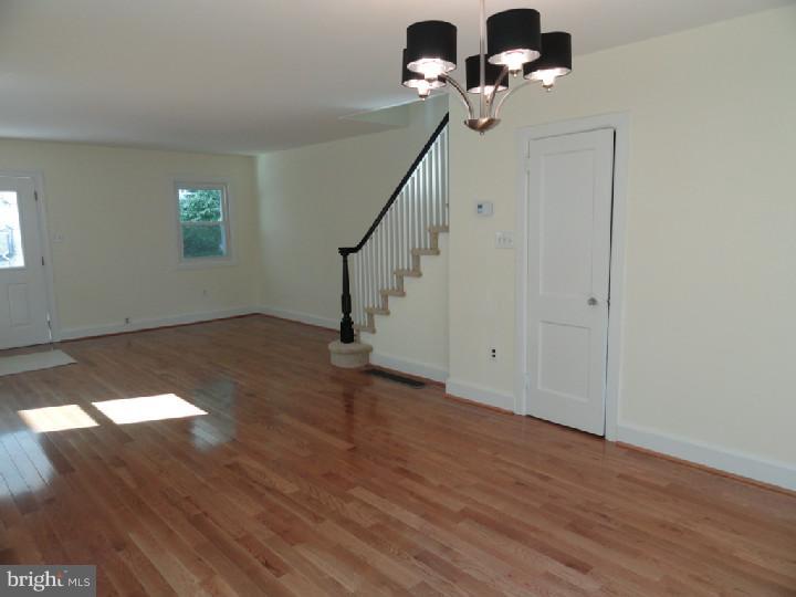 513 Wales Road Havertown, PA 19083 - Photo 4 of 12 Living Room