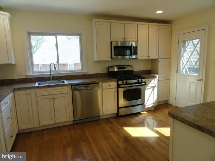 513 Wales Road Havertown, PA 19083 - Photo 6 of 12 Kitchen