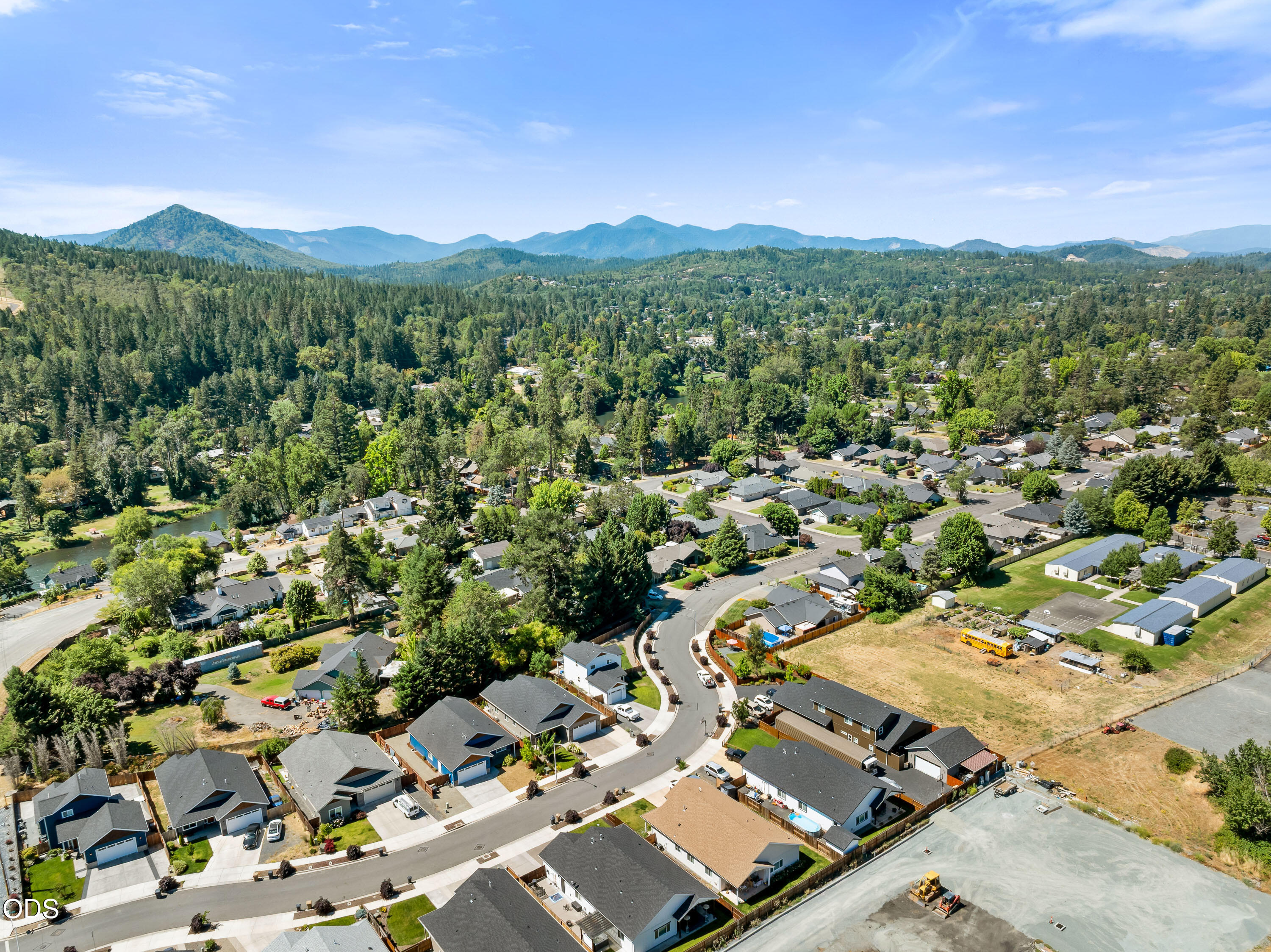 2113 Kayleigh Way Grants Pass, OR 97526 - Photo 30 of 32