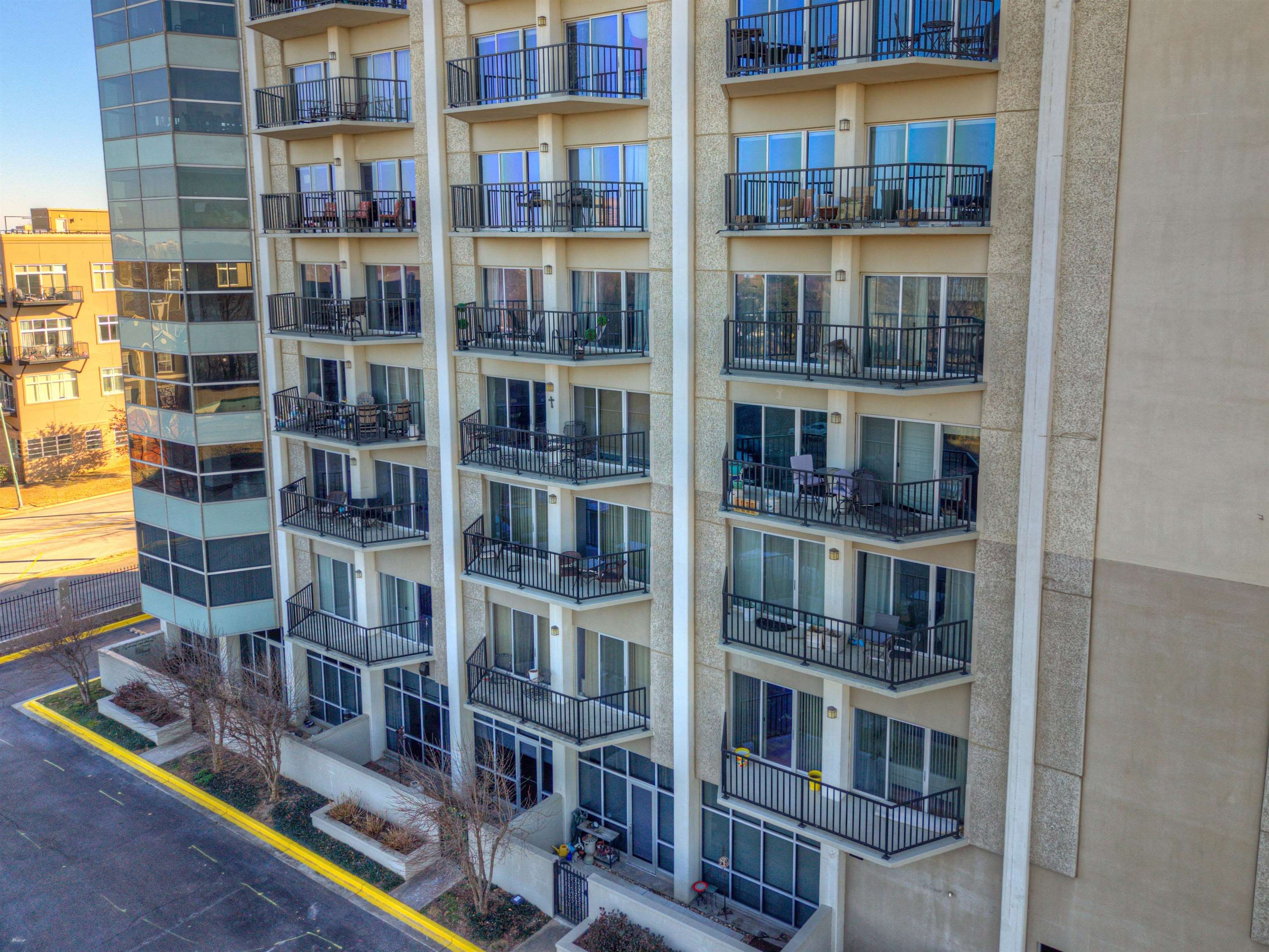 655 Riverside Drive, Unit 405B Memphis, TN 38103 - Photo 2 of 40